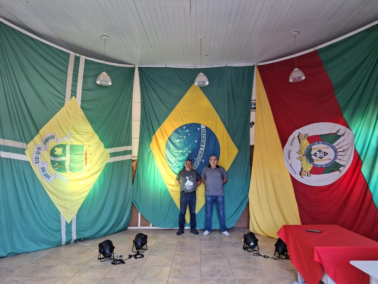 Companheiros com as Bandeiras