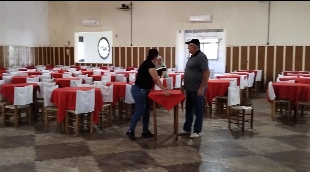 Organização e Arrumação das Mesas